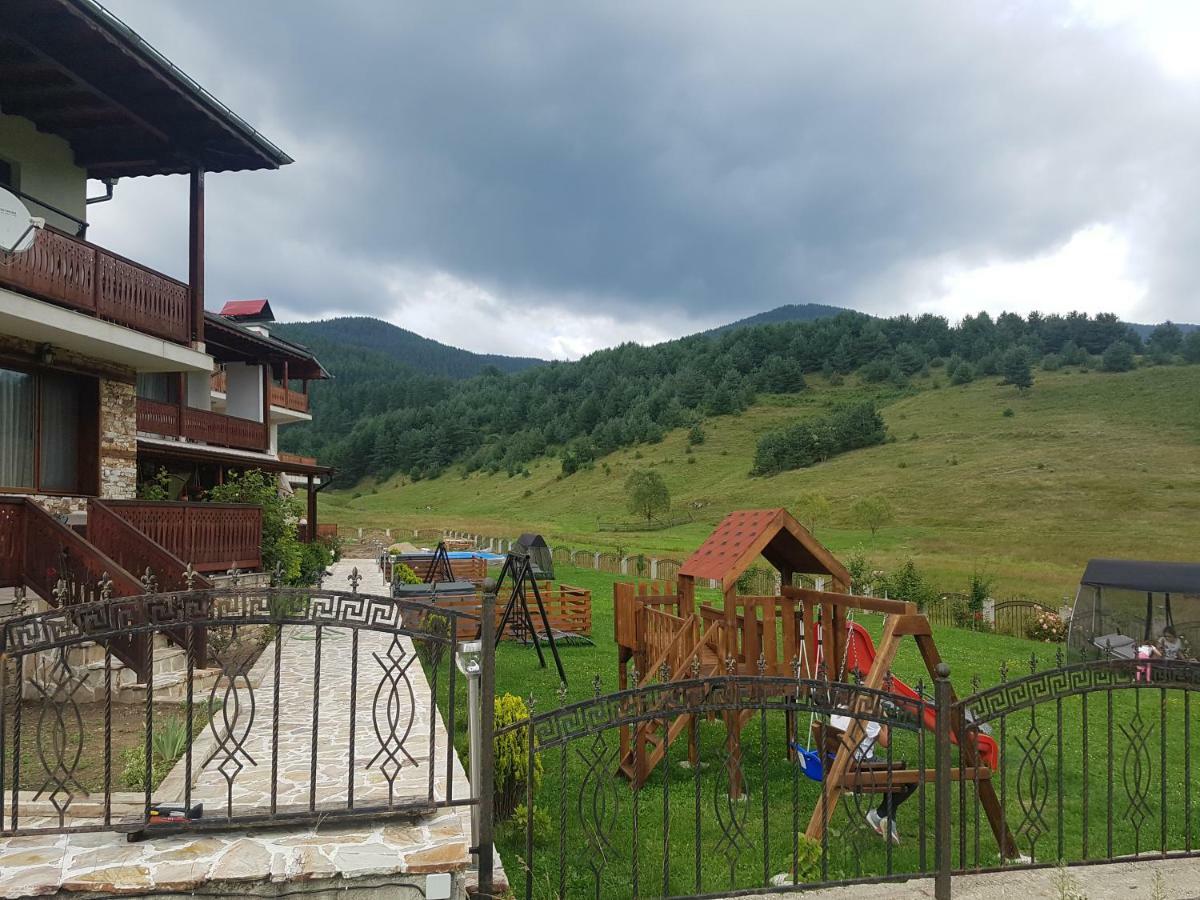 Къщи За Гости Башеви Sarnitsa Bagian luar foto